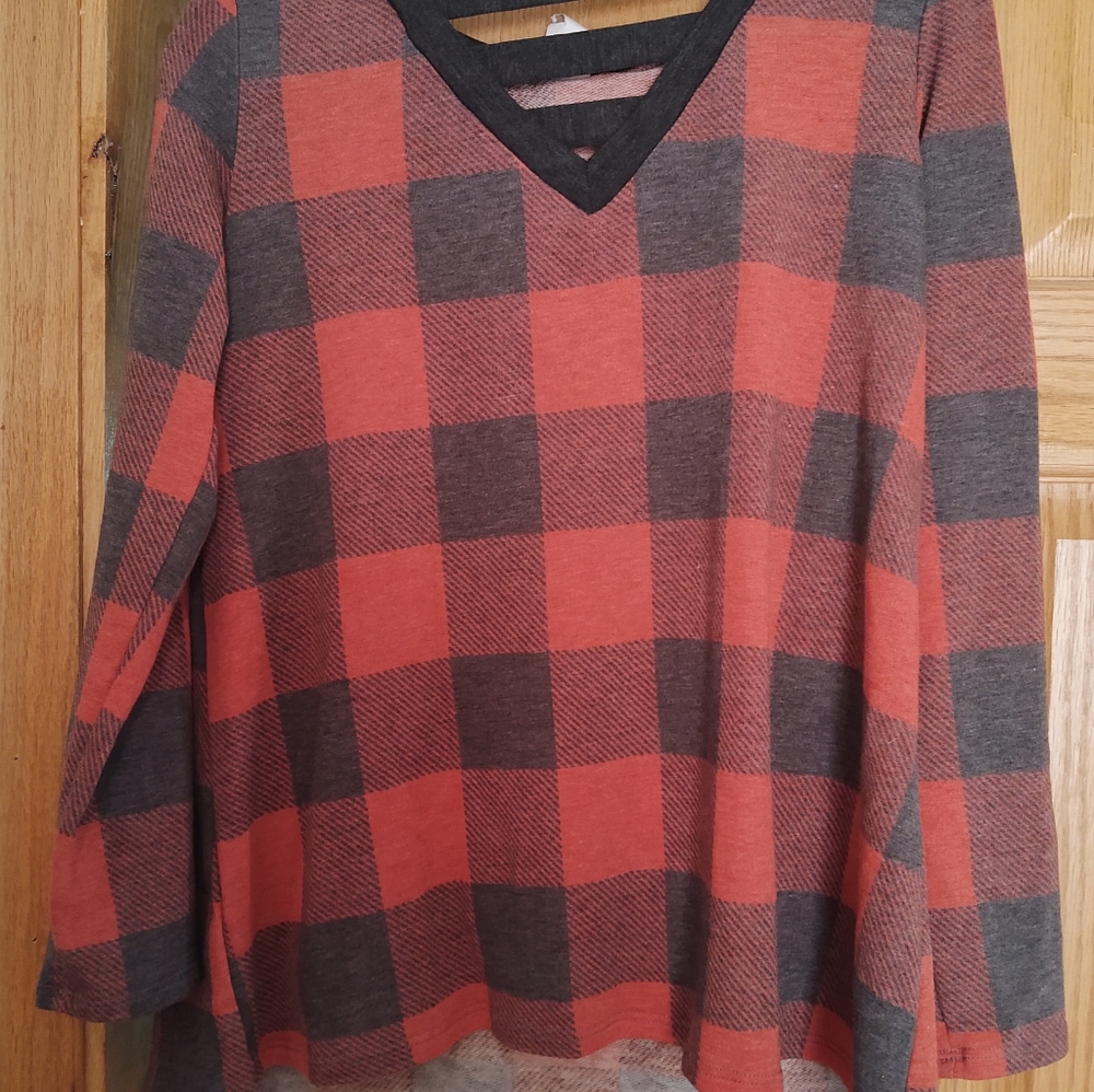 NWOT Heimish buffalo plaid high low Medium